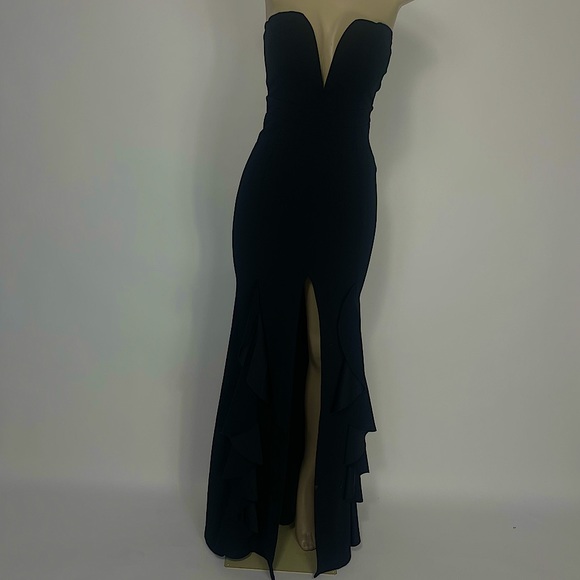 BLACK SWEETHEART GOWN WITH SLIT - Picture 2 of 5